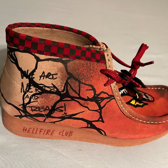 NEW Clarks Wallabee Stranger Things Hellfire Club Suede Boots US 10 (No Box Lid) main image 11